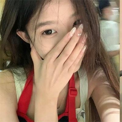 黑暗中的两个人